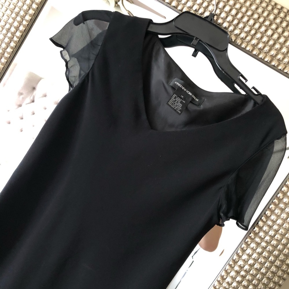 Black dress - Picture 3 of 7